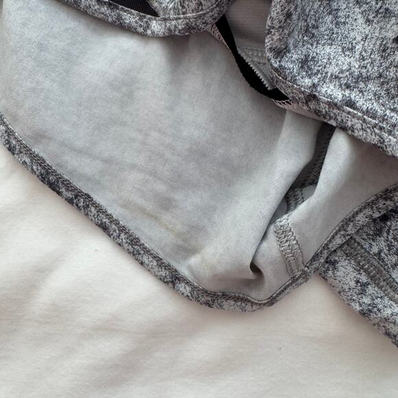 Lululemon Speed Up Shorts 2.5" Gray Speckled Running Athletic Shorts Size 6 - Picture 5 of 7